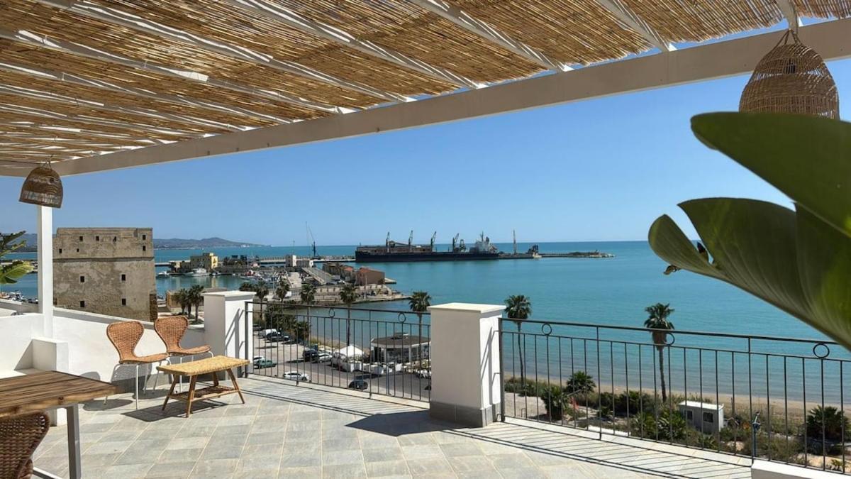 La Terrazza Sul Faro Apartment *